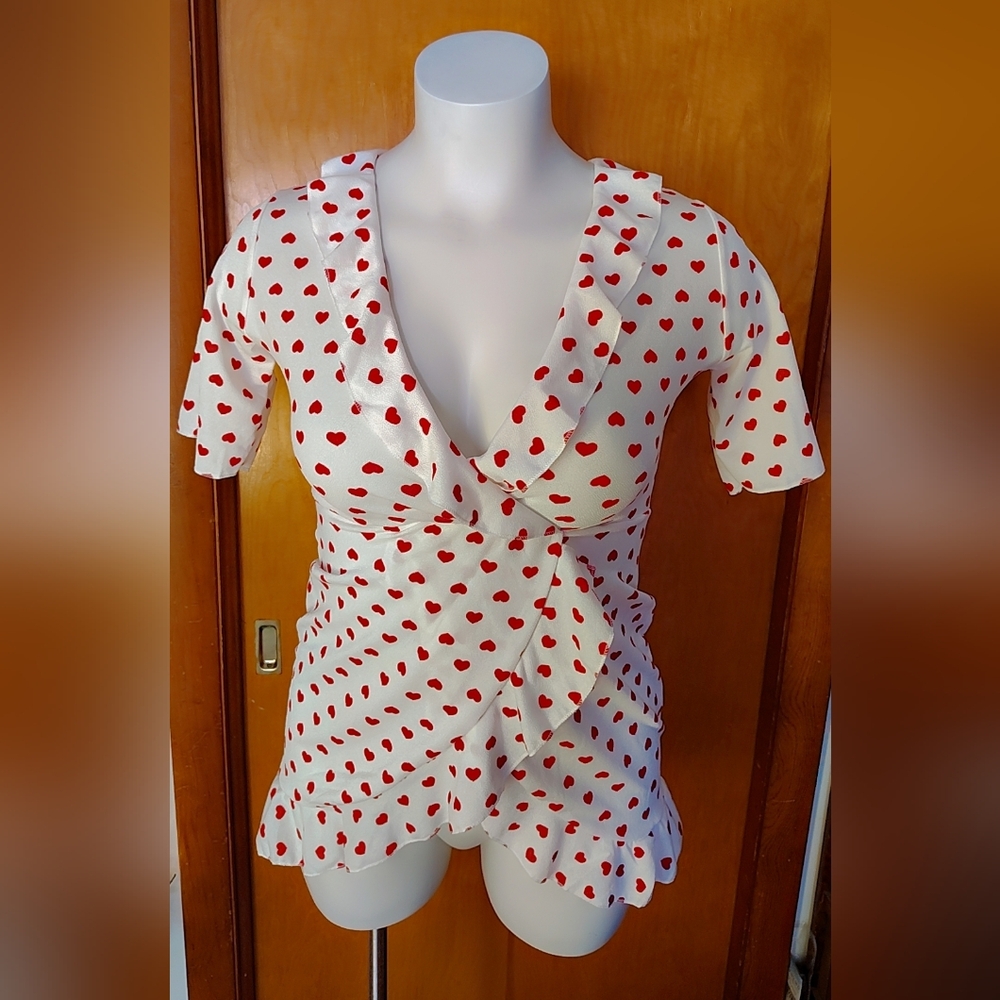 Pretty Little Things | NWT |White Mini Heart Wrap Dress – Size 12❤️ - Picture 3 of 12